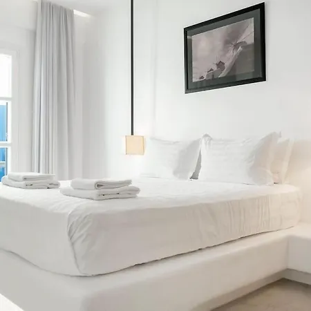 Luxury Center Of - Sleeps 4 Apartment *