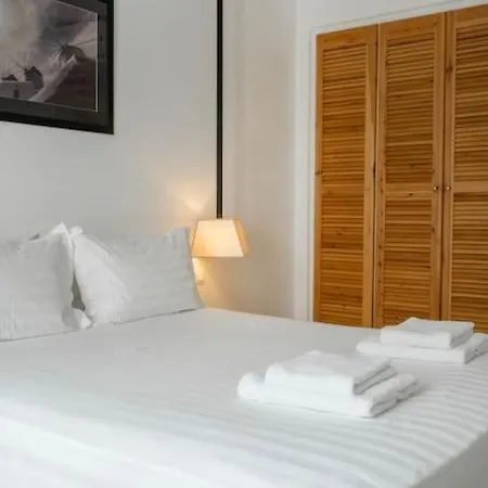 Apartment Luxury Center Of - Sleeps 4