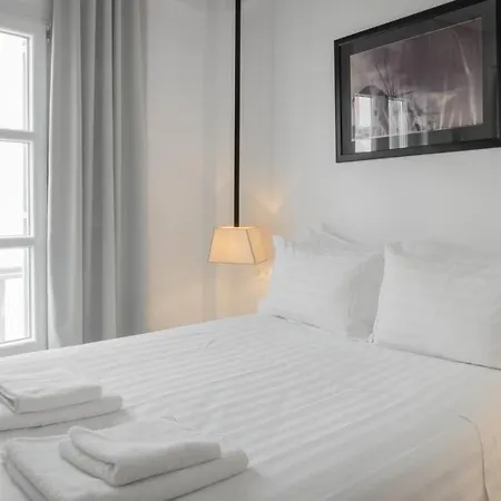 Apartment Luxury Center Of - Sleeps 4